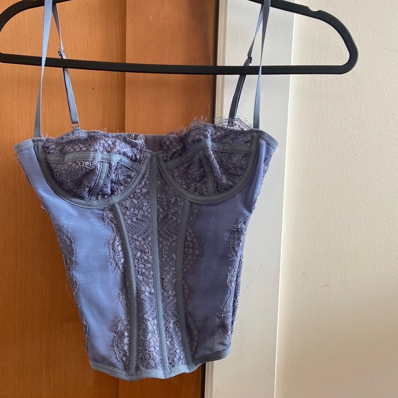 Lace Corset - Picture 2 of 3